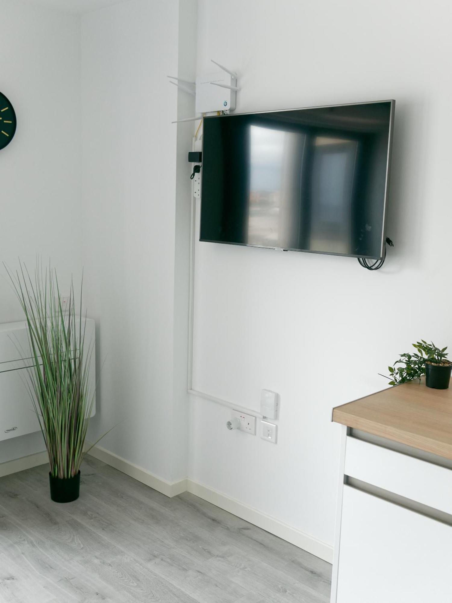 New Cp High Floor Luxury Studio With Runway And Sea View Gibraltar Exterior photo